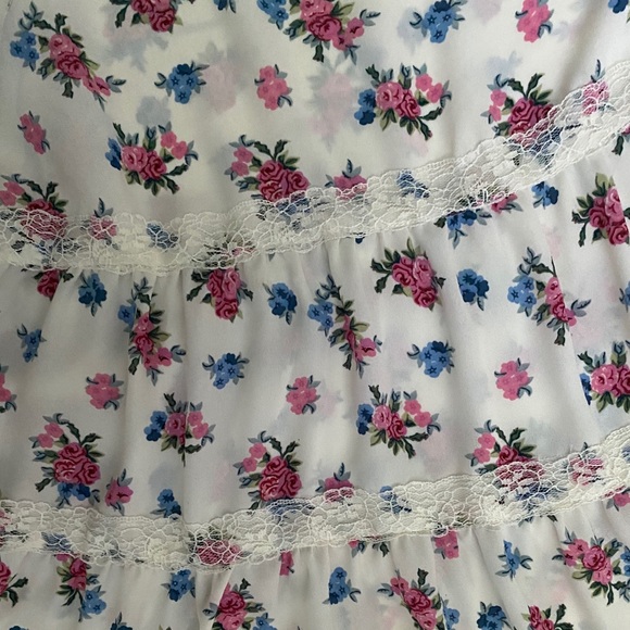 Floral Summer Tunic Tank!! - Picture 2 of 3